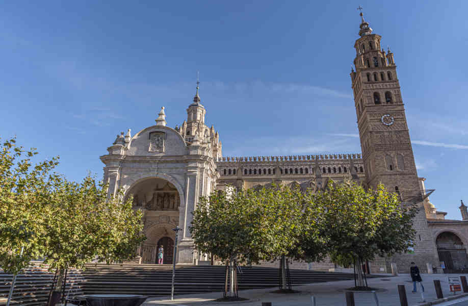 Zaragoza - Tarazona 11 - catedral de Santa María de la Huerta.jpg